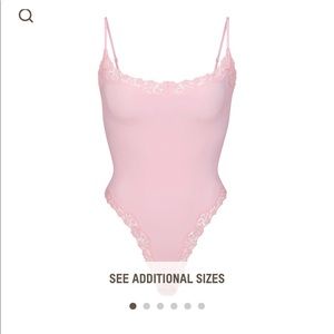 SKIMS Lace Bodysuit Size XS Cherry Blossom